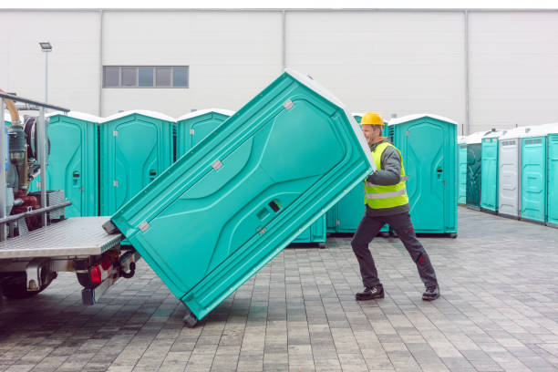 Porta potty delivery and setup in Meadowbrook, CA
